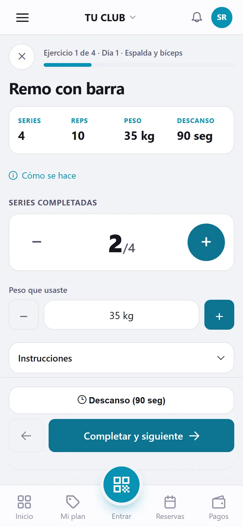 Pantalla de entrenamiento de la app: el ejercicio con sus series, repeticiones, peso y descanso, el contador de series y los botones para registrar el peso